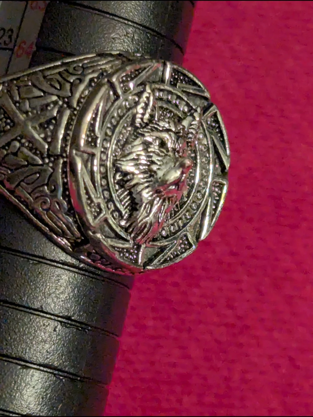 Silver-Tone Wolf Crest Men's Ring